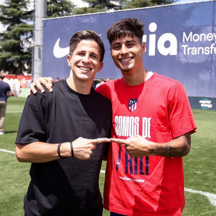 Carlos Mart&iacute;n y Giuliano Simeone posan en el ascenso del filial | Foto: Atl&eacute;tico de Madrid cantera