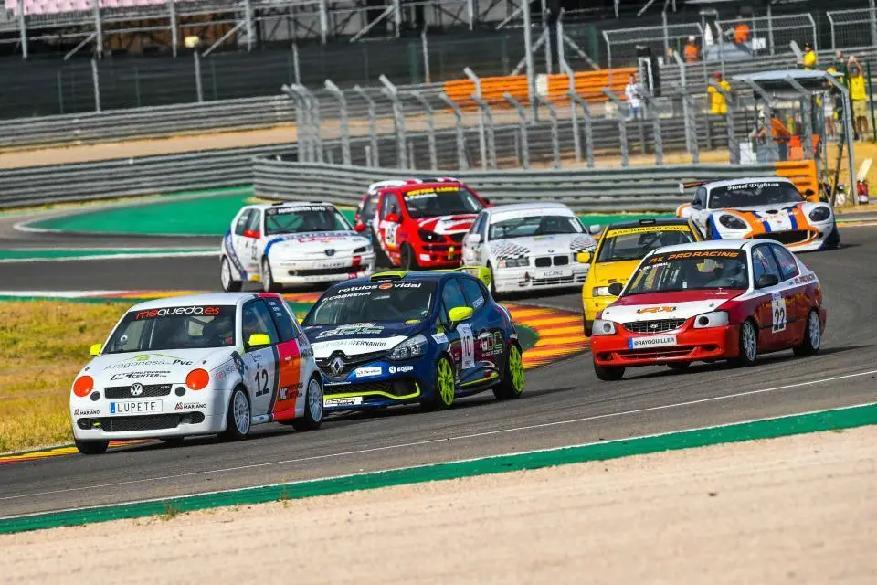 Iagen de una anterior edici&oacute;n del Trofeo de Velocidad celebrado sobre el asfalto de MotorLand. Foto: J. Espallargas.