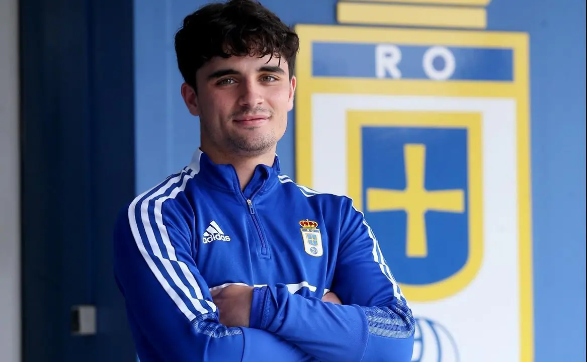 Javier Mier con la camiseta del Oviedo | Foto: El Comercio