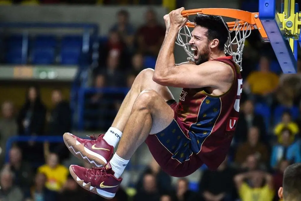 Mitchell Watt, en un partido de BCL | Foto: FIBA