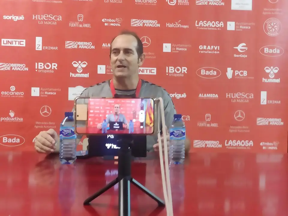Jos&eacute; Francisco Nolasco, en rueda de prensa, tras vencer a Nava. Foto: Sportaragon