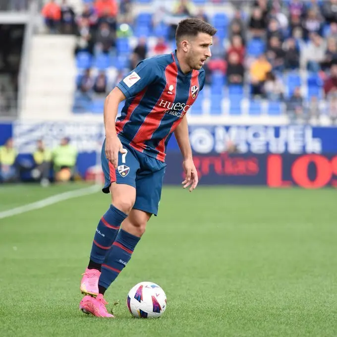 Valent&iacute;n en un partido de la SD Huesca