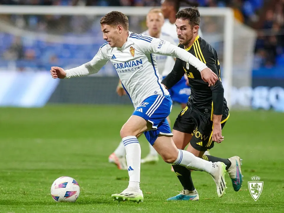 Manu Vallejo contra el Oviedo / Real Zaragoza
