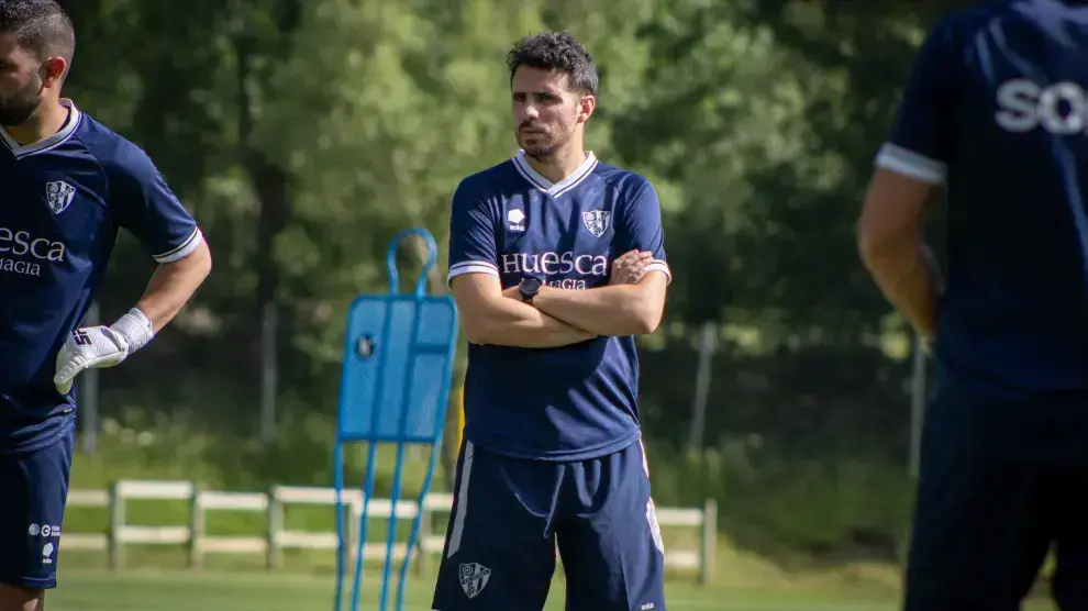 Adri&aacute;n Sip&aacute;n, en un entrenamiento / SD Huesca
