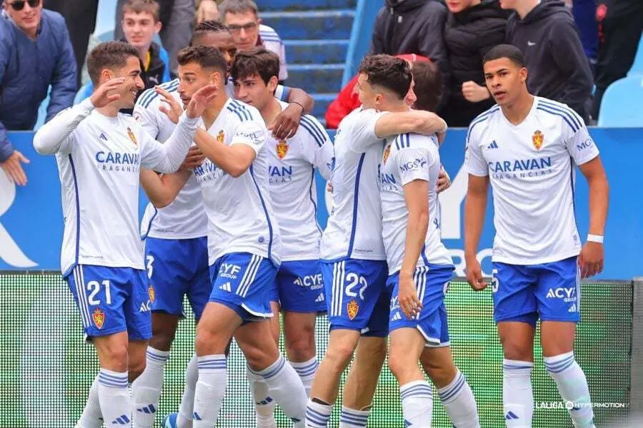 El Real Zaragoza celebra el triunfo ante el CD Tenerife | Foto: La Liga