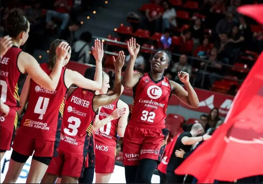 La plantilla, en el partido ante Gran Canaria | Foto: Esther Casas / Casademont Zaragoza