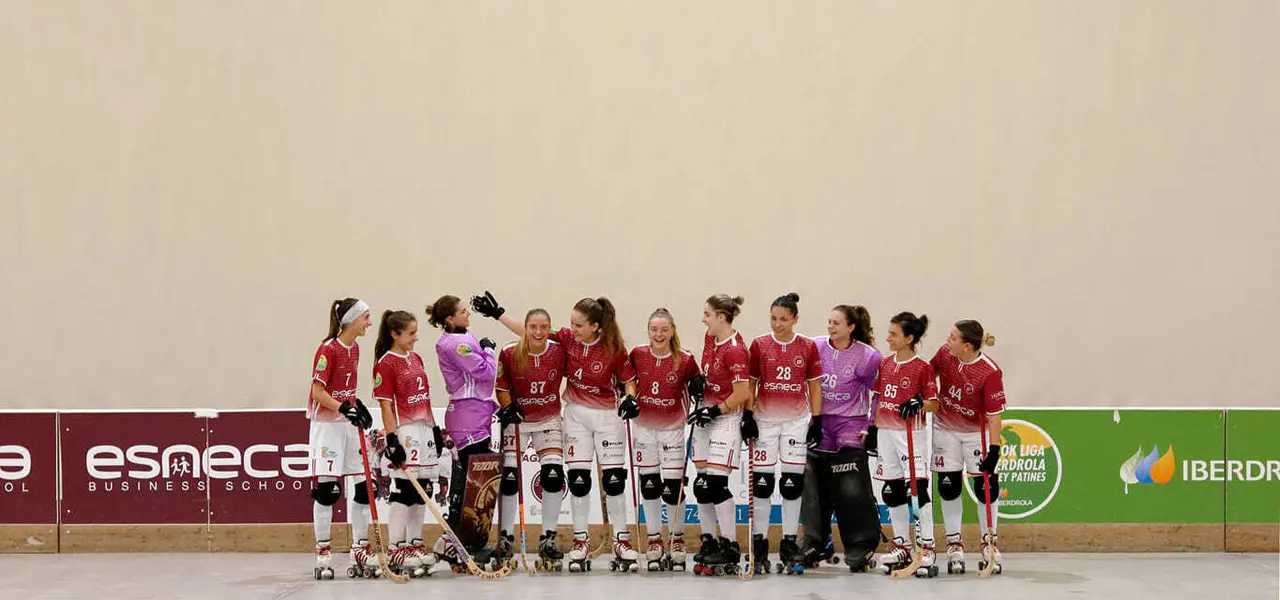 Las jugadoras del Club Pat&iacute;n Esneca Fraga, en una imagen de archivo, son las nuevas campeonas de Europa. Foto: FB