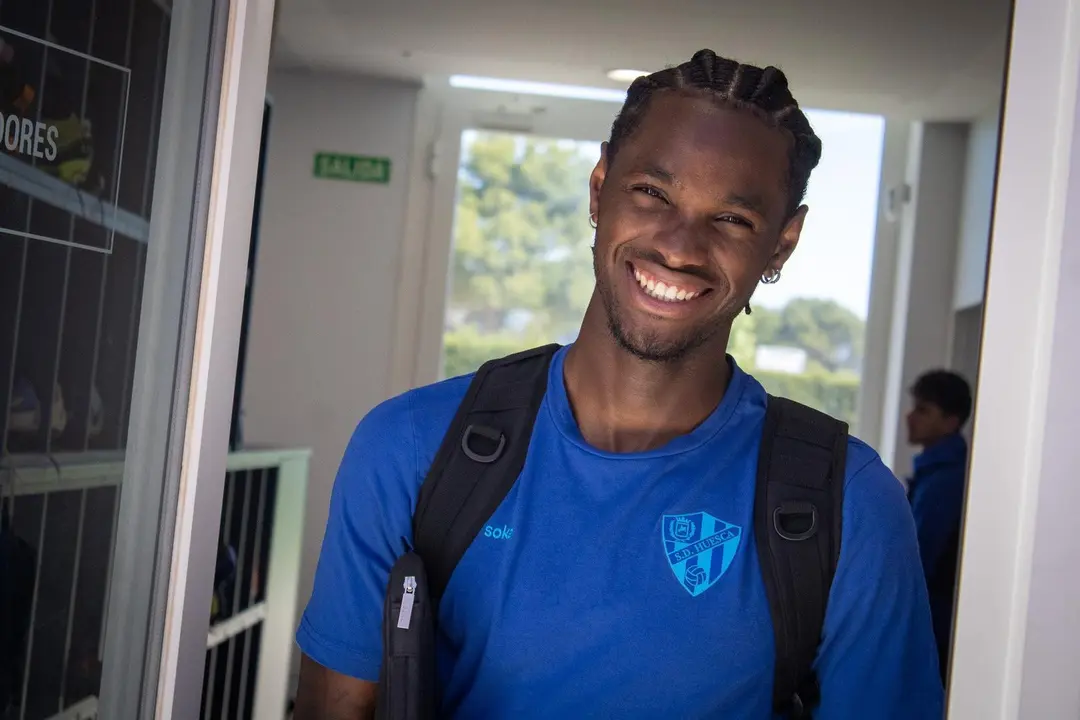 &Aacute;lex Balboa antes de un viaje con la SD Huesca. Temporada 23-24