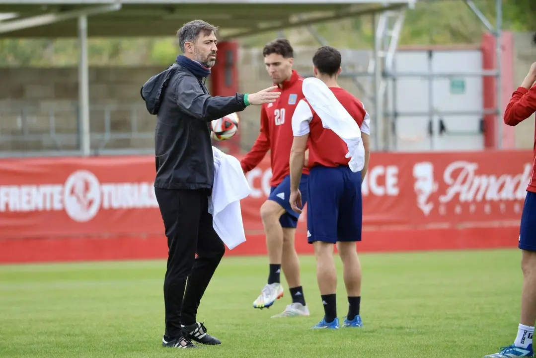 Manuel Jes&uacute;s Casas 'Molo' durante un entrenamiento con la S.D. Tarazona. Fotograf&iacute;a: S.D. Tarazona.