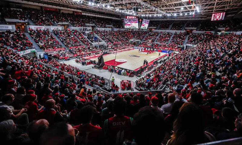 El Pr&iacute;ncipe Felipe llen&oacute; las 10.800 localidades para la Copa de la Reina. Fotograf&iacute;a: Casademont Zaragoza