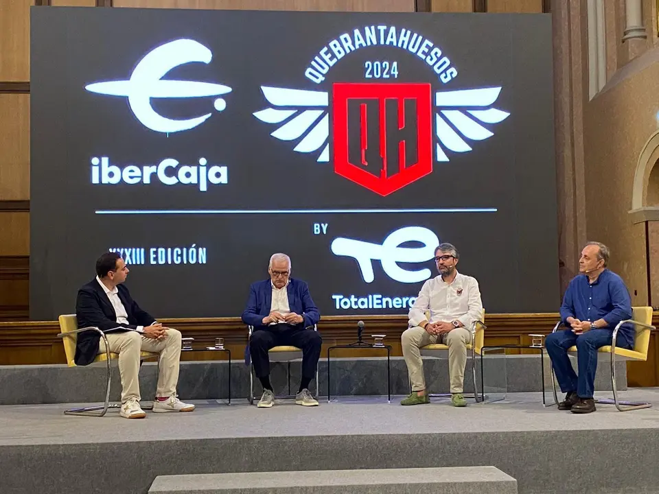 Coloquio durante la presentaci&oacute;n de la XXXIII edici&oacute;n de la Quebrantahuesos