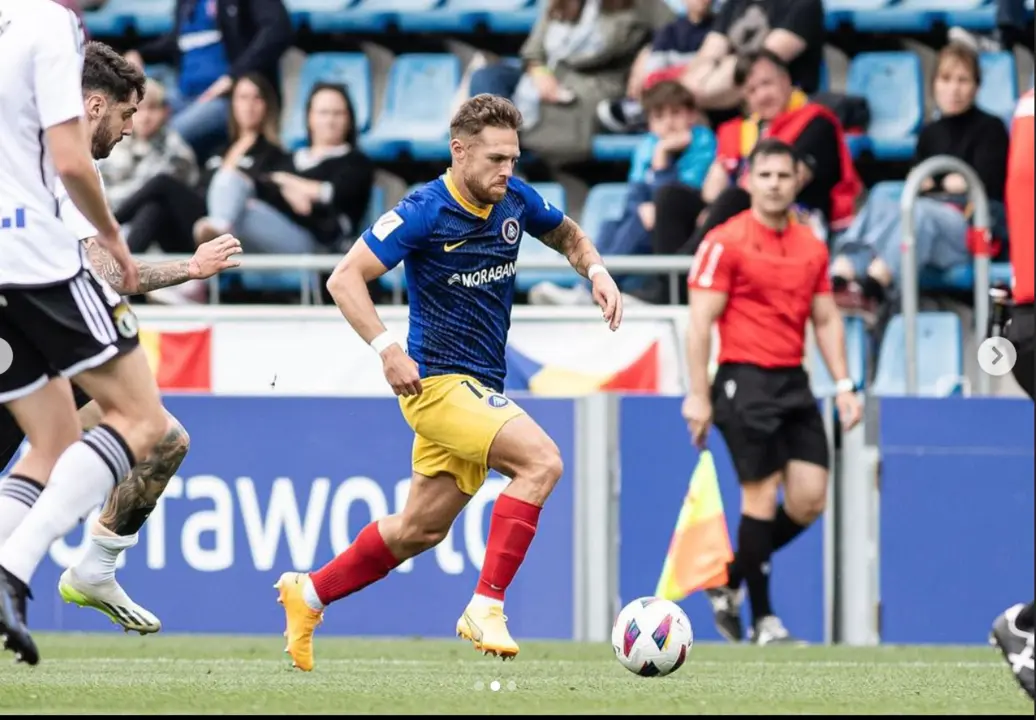 Diego Gonz&aacute;lez disputando un encuentro con el Andorra. Fotograf&iacute;a: RRSS del jugador.