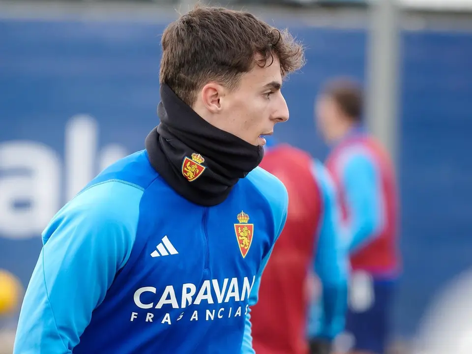 Alejandro Franc&eacute;s, durante un entrenamiento con el Real Zaragoza. Fotograf&iacute;a: Real Zaragoza.