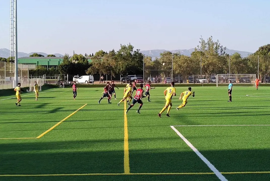 Imagen del partido entre el Huesca y el Almud&eacute;var. Foto: Cedida