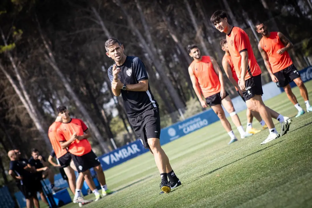 Antonio Hidalgo en un entrenamiento de la pretemporada del Huesca. Foto: SD Huesca