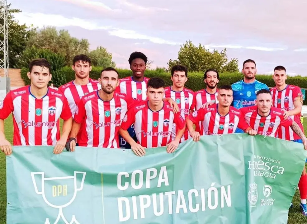 El Atl&eacute;tico Monz&oacute;n instantes antes de disputar sus cuartos de final. Fotograf&iacute;a: At. Monz&oacute;n.