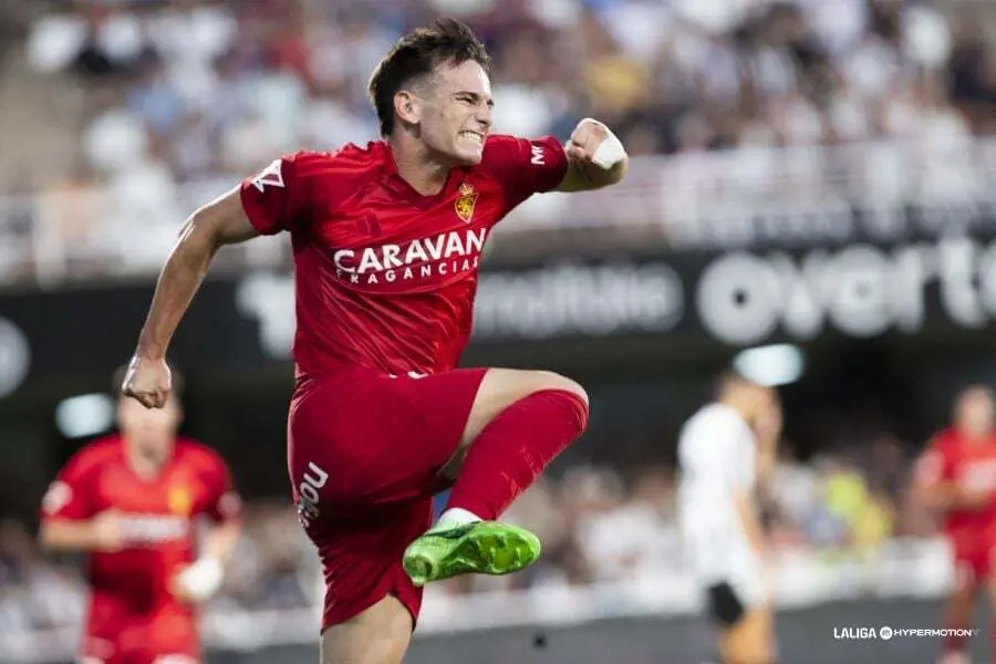 Pau Sans celebra el 1-1 del Zaragoza en Cartagena (Foto: LaLiga).