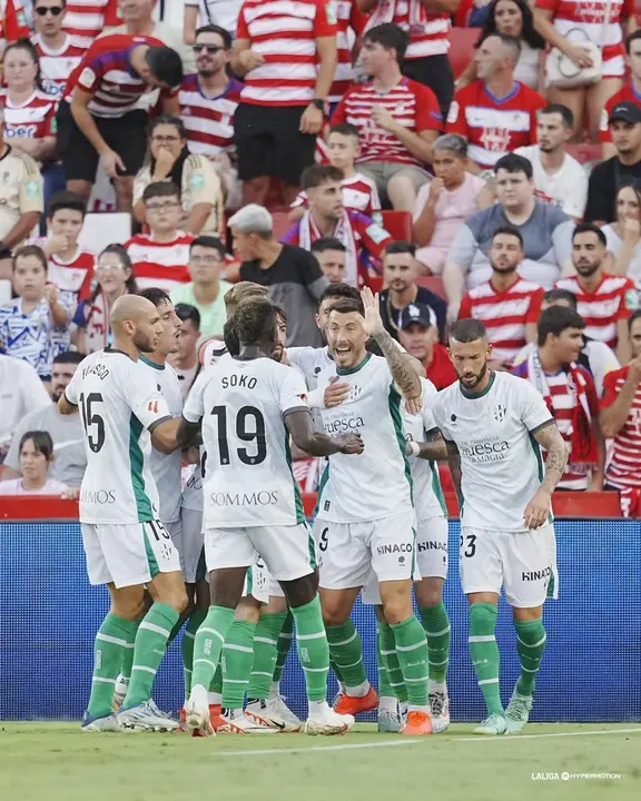 El Huesca marc&oacute; un gol de estrategia en Los C&aacute;rmenes. Foto: La Liga