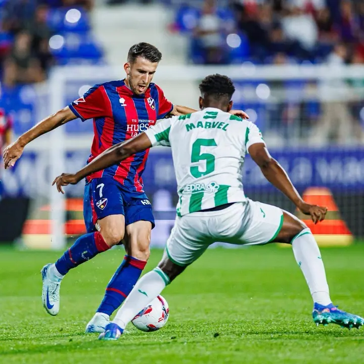 Gerard Valent&iacute;n ante el C&oacute;rdoba. Foto: SD Huesca