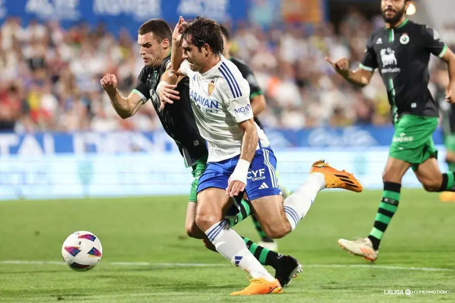 El Real Zaragoza se mide al Racing de Santander en un duelo especial | Foto: La Liga