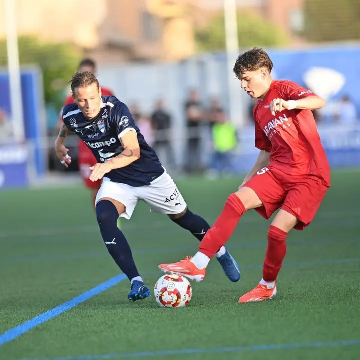 El derbi entre Utebo y Deportivo Arag&oacute;n ocup&oacute; todas las miradas de los aficionados aragoneses. Fotograf&iacute;a: @RZCantera.