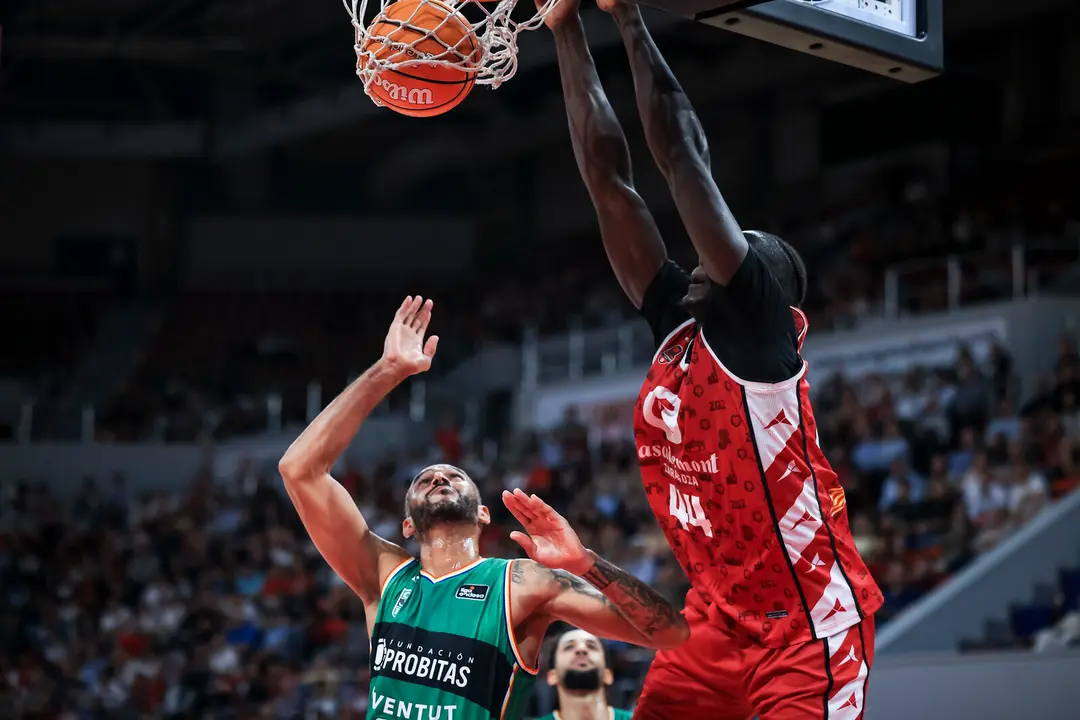Jilson Bango est&aacute; siendo uno de los nombres propios de la ACB en estas primeras jornadas. Foto: Casademont Zaragoza. 