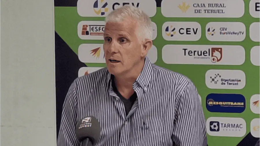 Fabi&aacute;n Muraco durante su presentaci&oacute;n como t&eacute;cnico del CV Teruel. Fotograf&iacute;a: CV Teruel.