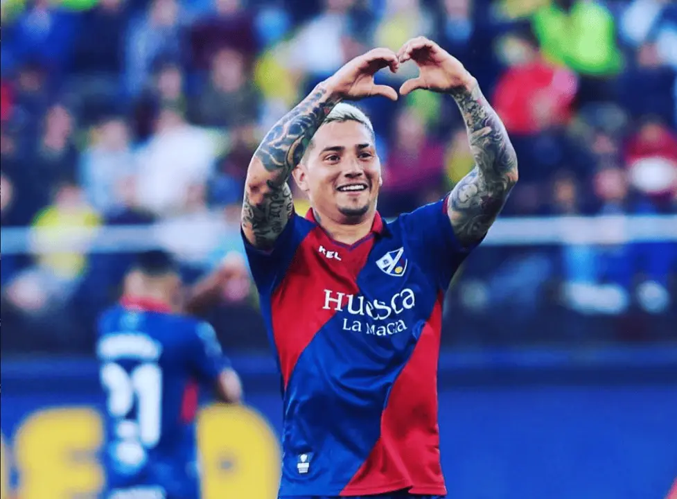 Chimy &Aacute;vila celebra un gol con el Huesca. Foto: RRSS