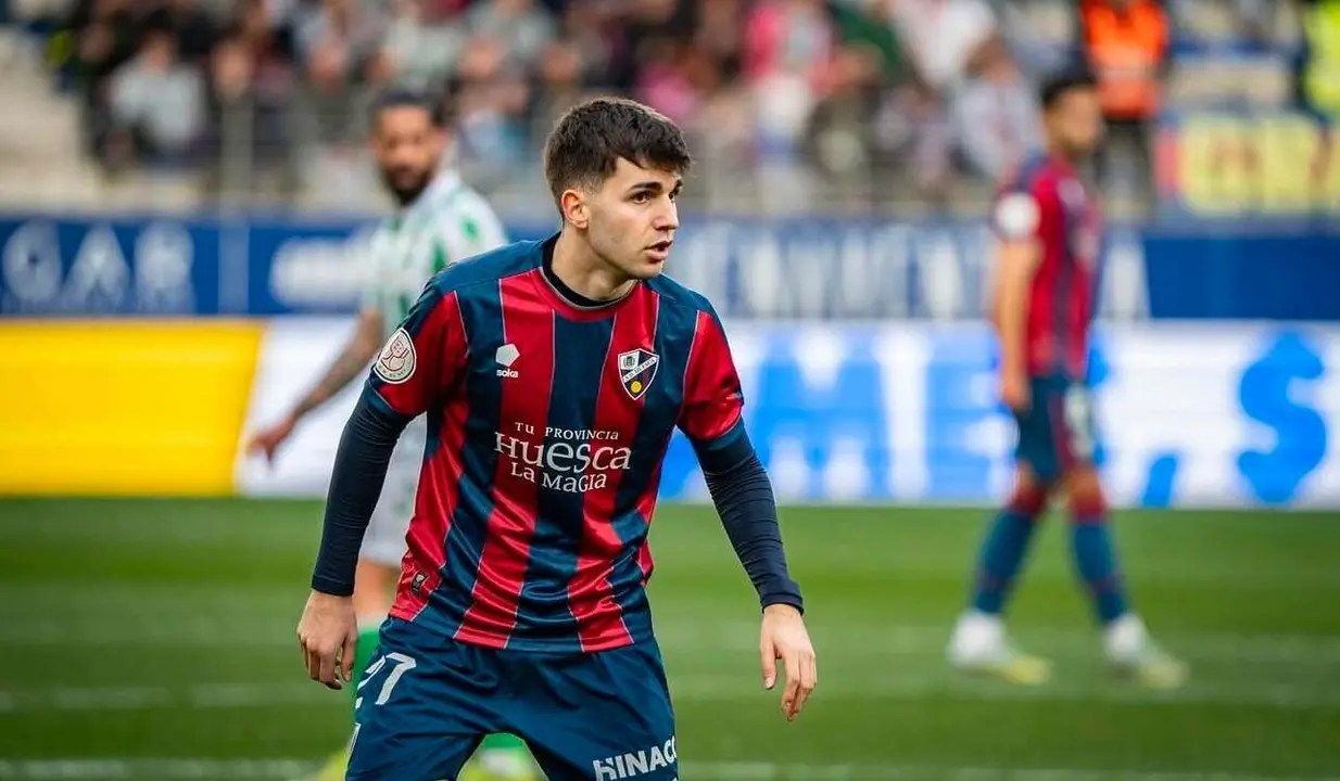 Javi Hern&aacute;ndez en un partido del Huesca /RRSS