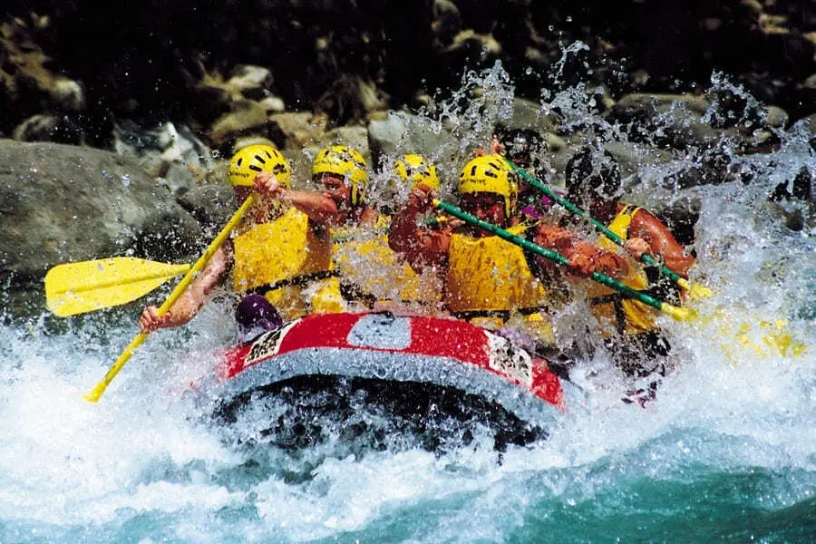 Rafting en un rio de Arag&oacute;n | Foto: Cedida