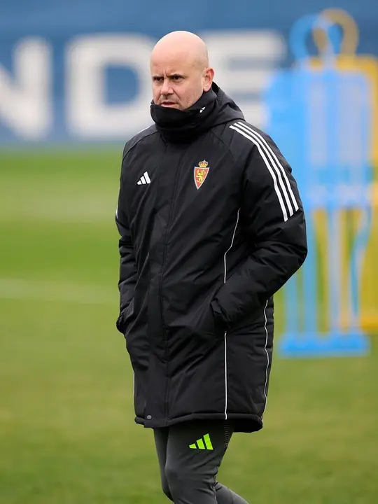 Miguel &Aacute;ngel Ram&iacute;rez, concentrado durante un entrenamiento con el Real Zaragoza. Fotograf&iacute;a: Real Zaragoza.