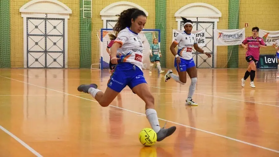 Marina Esca&ntilde;o con la camiseta del InterSala 10 | Foto: Pedro Luis Serrano