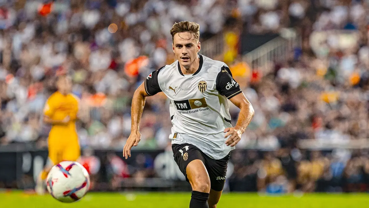 Dani G&oacute;mez, durante un partido con el Valencia CF. Fotograf&iacute;a: Valencia CF.