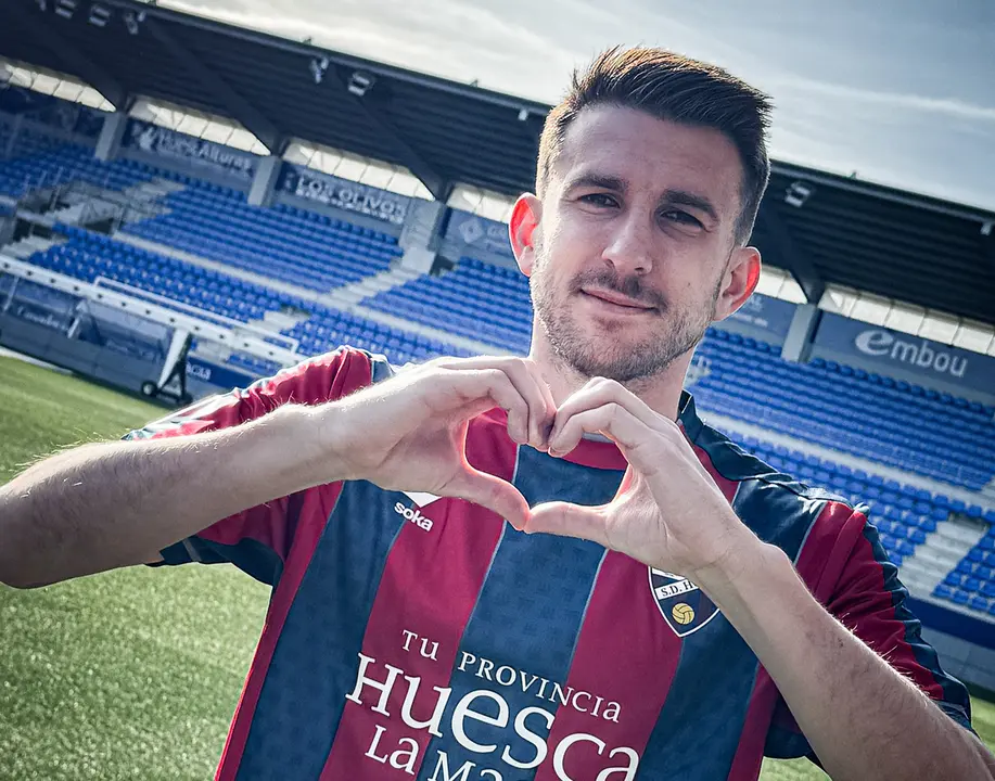 D&iacute;a de los enamorados en El Alcoraz. Foto: SD Huesca