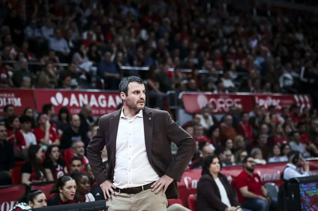 Carlos Cantero, durante un duelo con el Casademont Zaragoza. Fotograf&iacute;a: FIBA.