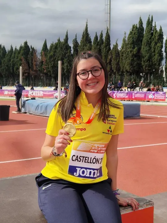 Noa Madrid luce su oro en el Campeonato de Espa&ntilde;a celebrado el pasado fin de semana en Castell&oacute;n. Foto: Cedida