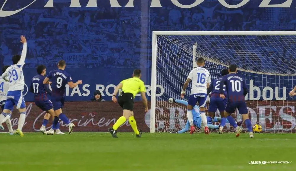El Real Zaragoza ha perdido pie en La Romareda | Foto: La Liga
