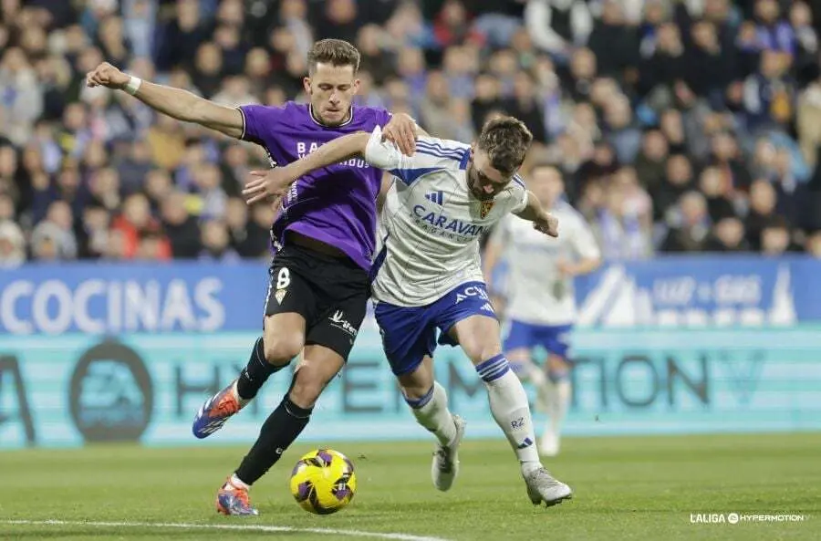 El Real Zaragoza logr&oacute; el empate ante el C&oacute;rdoba tras el gol de penalti de Sober&oacute;n | FOTO LaLiga