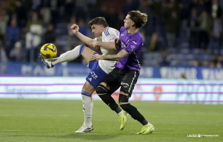 Ra&uacute;l Guti en su vuelta a La Romareda como jugador del Real Zaragoza (Foto: LALIGA Hypermotion)