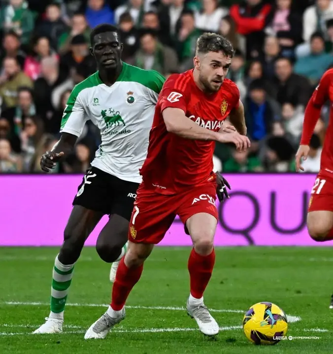 Mario Sober&oacute;n ante el Racing de Santander. Fotograf&iacute;a: LaLiga.