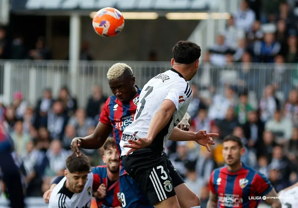 Patrick Soko en el partido entre el Huesca y el Burgos. Foto: LaLiga