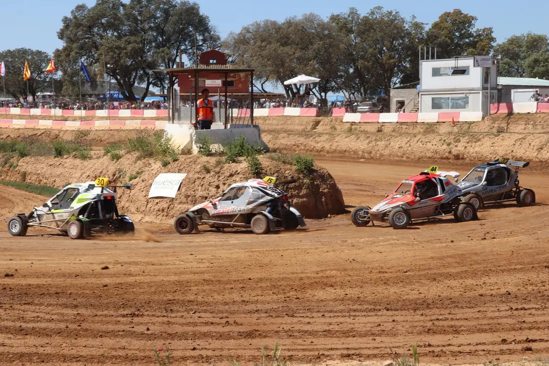 Imagen de una edici&oacute;n de la siempre espectacular prueba de autocross que este fin de semana llega a Espl&uacute;s. Foto: Cedida