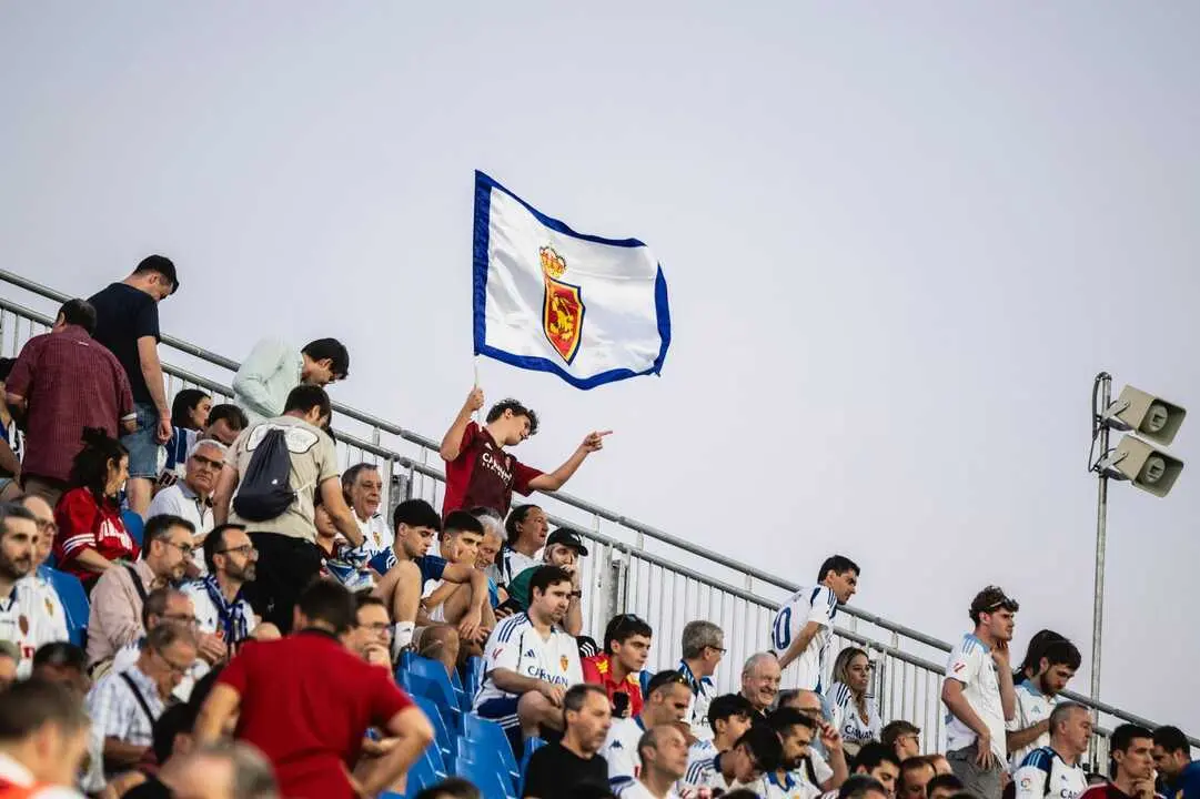 Afici&oacute;n del Real Zaragoza durante un partido en el Ibercaja Estadio / Marcos Cebri&aacute;n