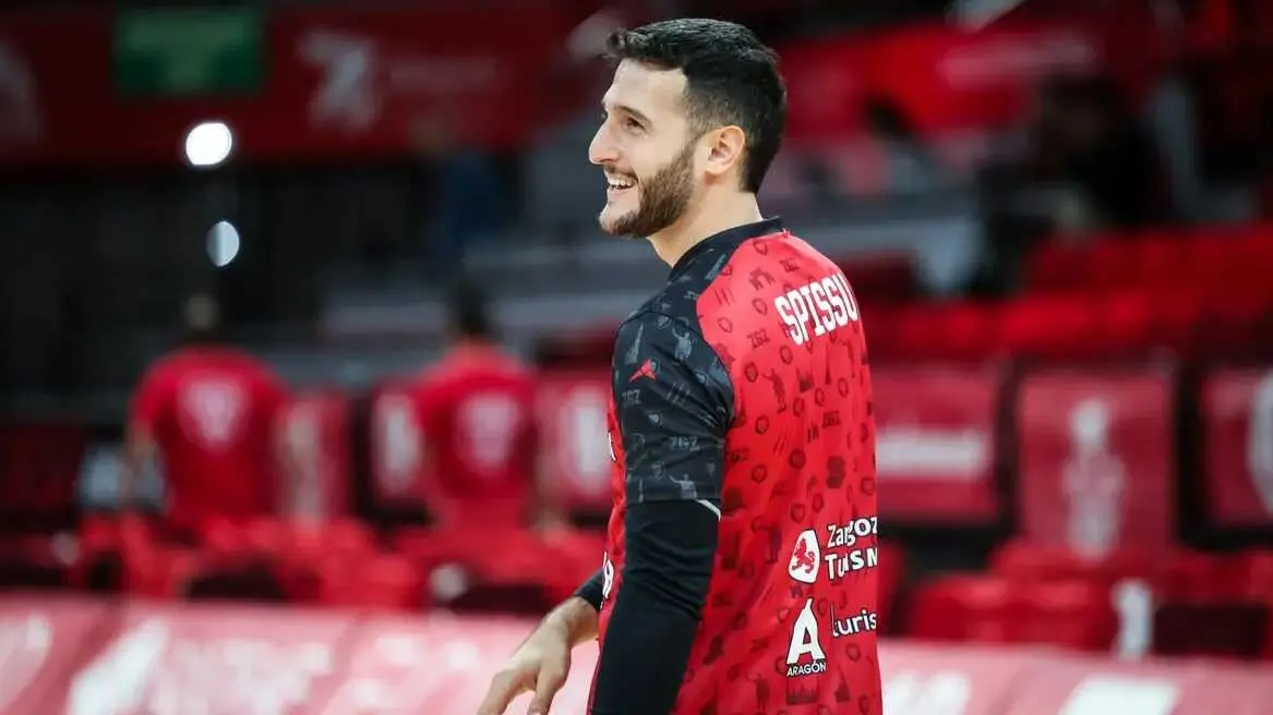 Marco Spissu durante una sesi&oacute;n de tiro antes de un duelo de FIBA Europe Cup. Fotograf&iacute;a: FIBA.