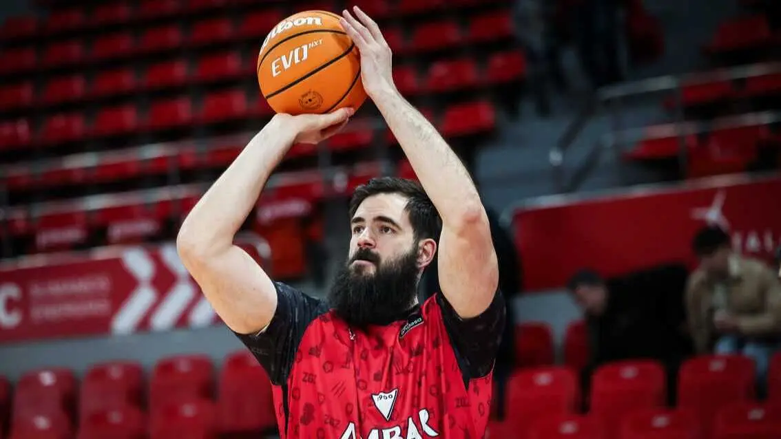 Bojan Dubljevic durante una sesi&oacute;n de tiro. Fotograf&iacute;a: Esther Casas / Casademont Zaragoza.
