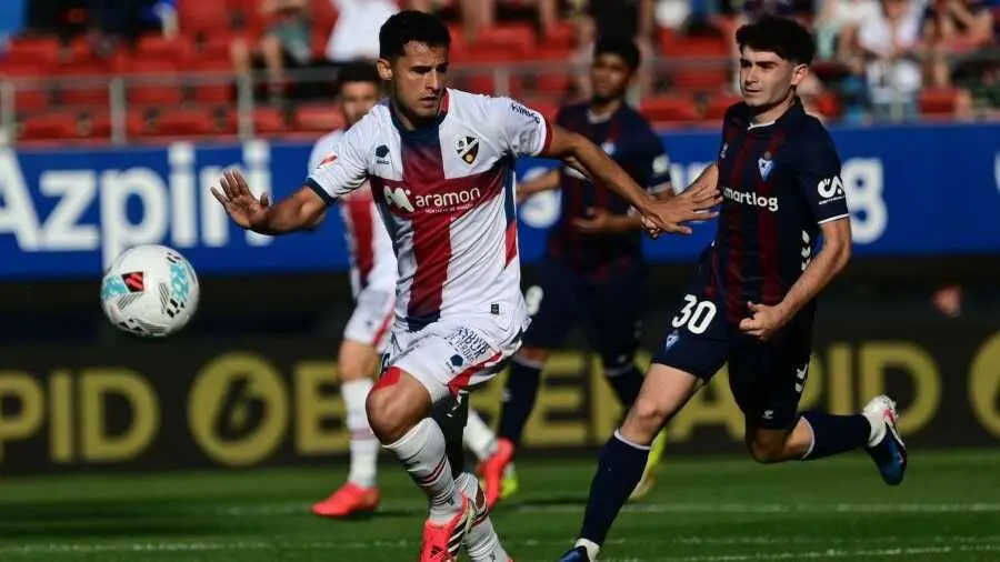 El Huesca aguant&oacute; el empate hasta el descanso / LaLiga