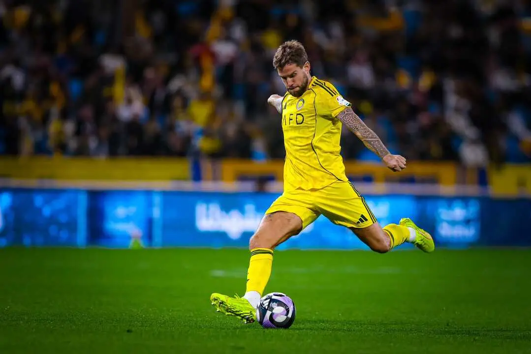 &Iacute;&ntilde;igo Mart&iacute;nez en el Al Nassr