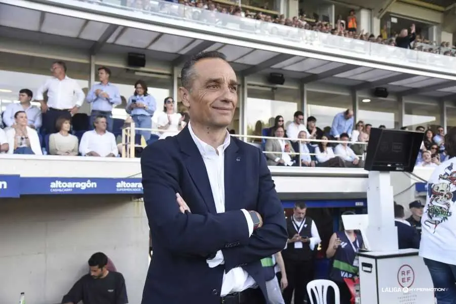 Oltra antes del inicio del derbi / LaLiga