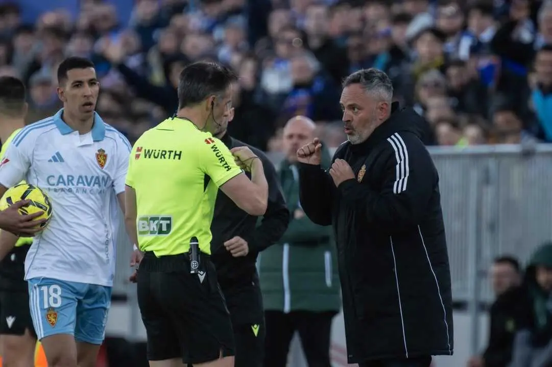 David Navarro protestando una acci&oacute;n en el Ibercaja Estadio / Marcos Cebri&aacute;n