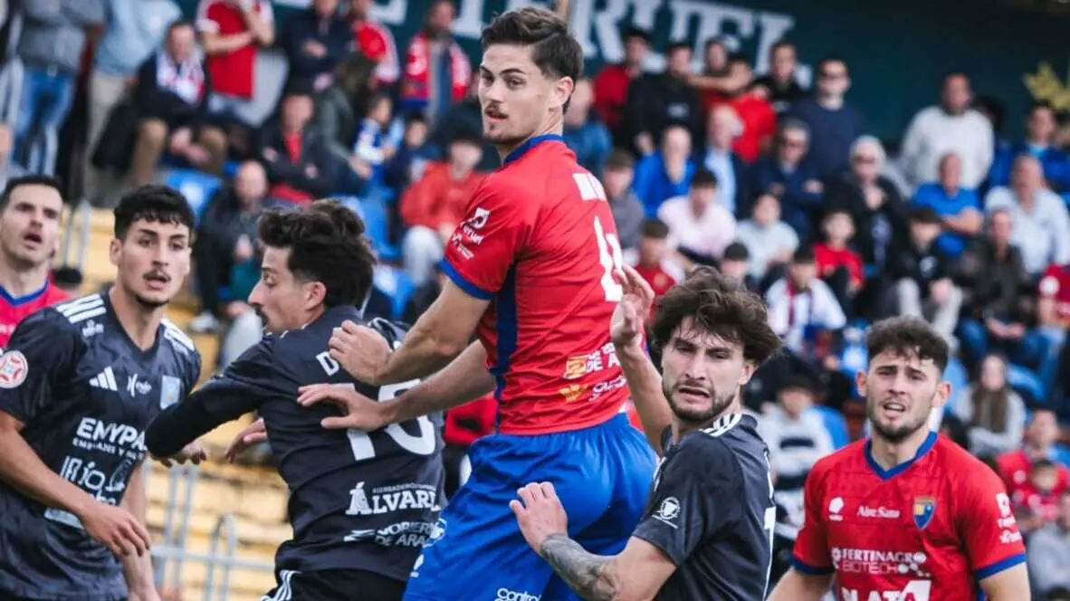 Bal&oacute;n parado entre SD Tarazona y CD Teruel. Fotograf&iacute;a: CD Teruel.